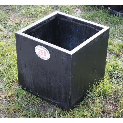 258 - Fibre clay square black planter - 1