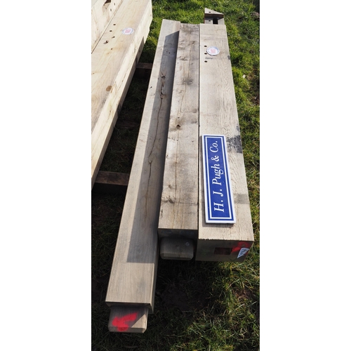 1082 - Machined oak beams average 1.8m - 3