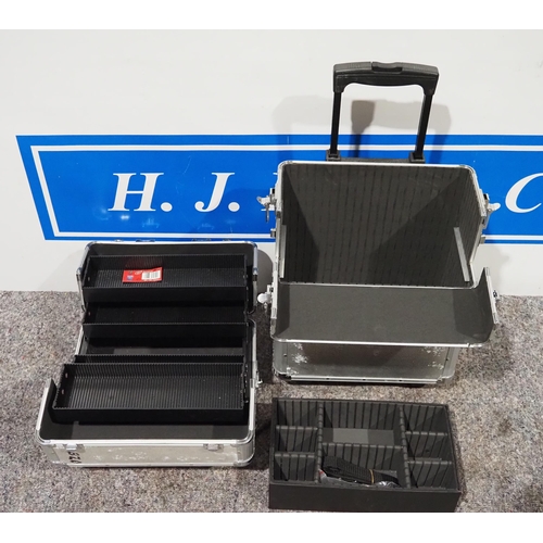 674 - Wheeled aluminium storage/tool case