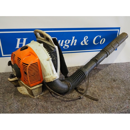 697 - Stihl BR430 backpack leaf blower