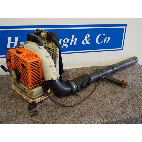 698 - Stihl BR420 backpack leaf blower