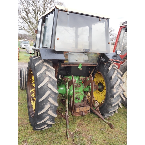 1653 - John Deere 1640 tractor. Runs and drives. Key in office