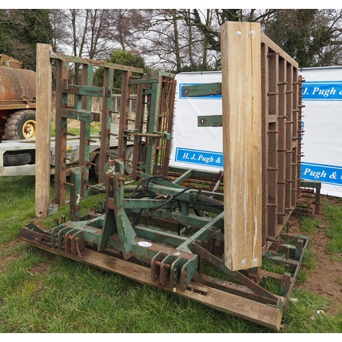 1682B - Cousins hydraulic 6M harrow and crumbler