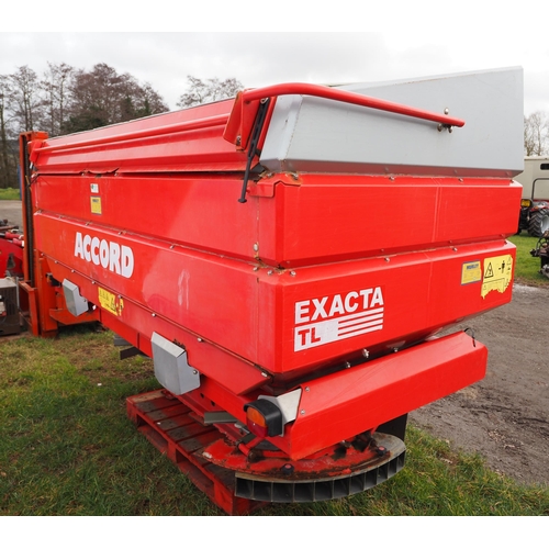 1701 - Accord Exacta TL Spreader. Weigh cell spreader ISO Bus 11783 control compatible AEF certified. Can b... 