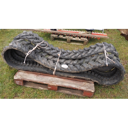 1712 - Rubber excavator tracks for 3.5ton digger