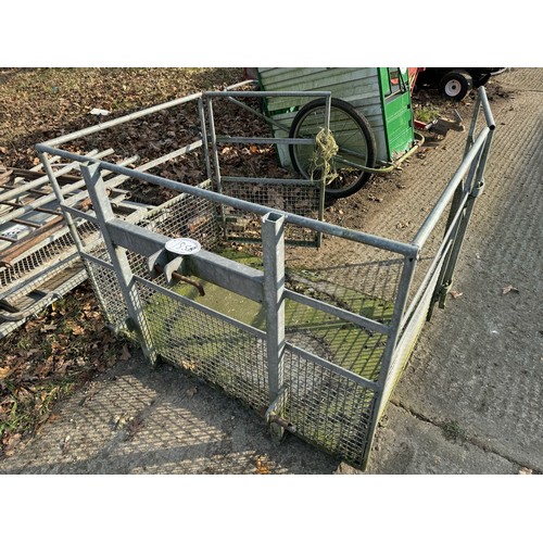 185B - Galvanised link box 4ft