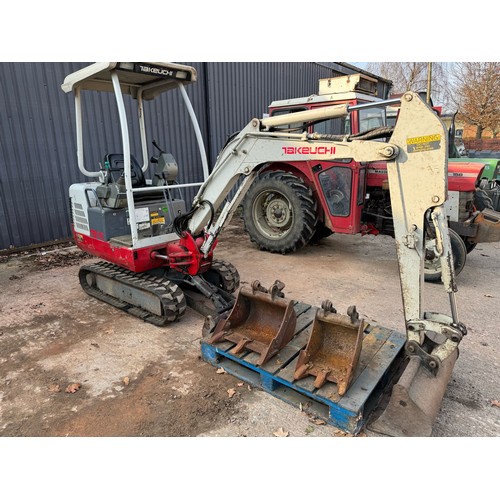 204 - Takeuchi TB016 digger. 2003. Showing 1700 hours, believed to be genuine. Runs and drives. C/w expand... 