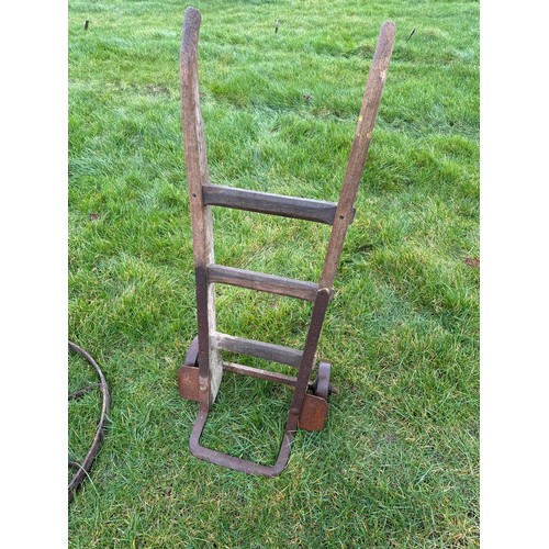 Lot 706       