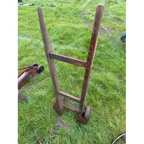 Lot 708       