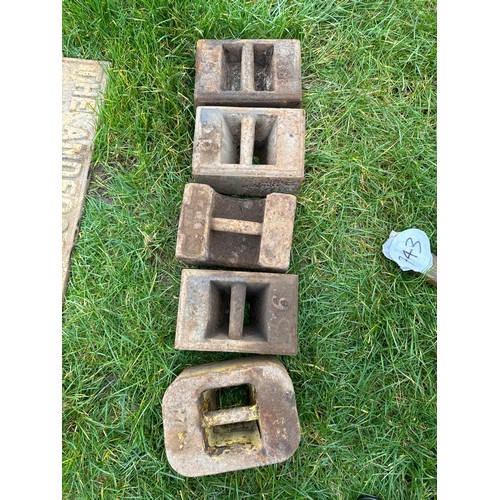 Lot 743       