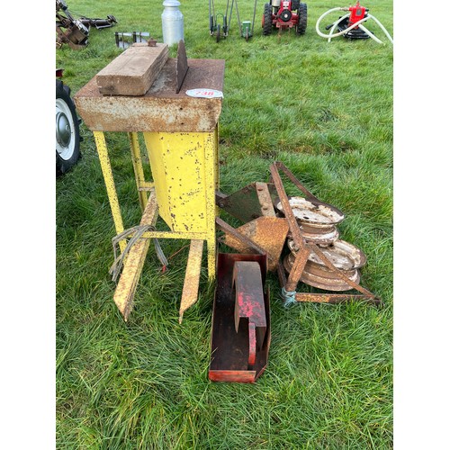 Lot 738       
