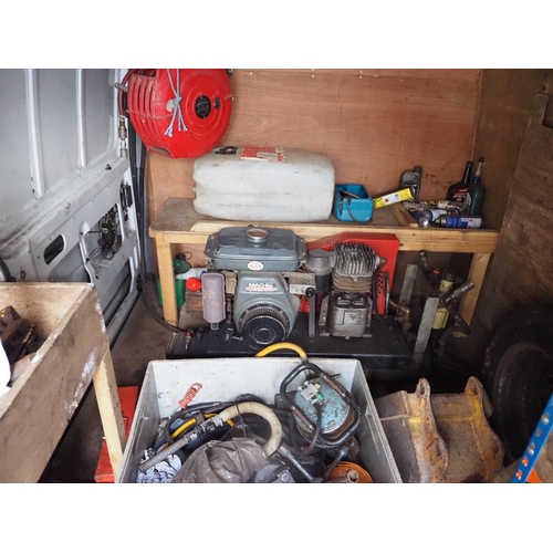 364 - LDV Maxus tyre service van. 2005
Runs, no MOT, c/w built in compressor, tools, racking, etc. Reg. BX... 