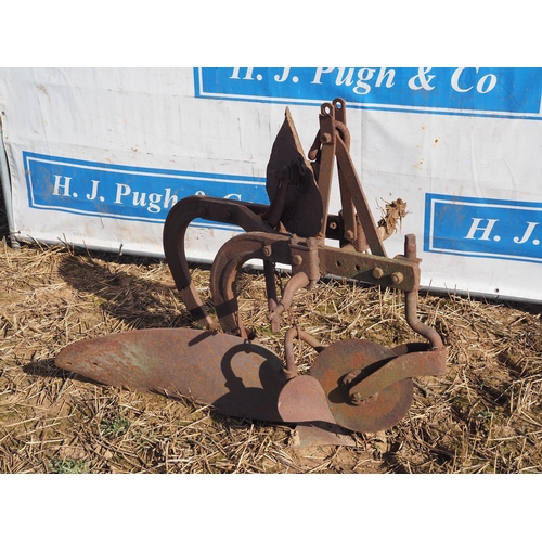 Lot 52        