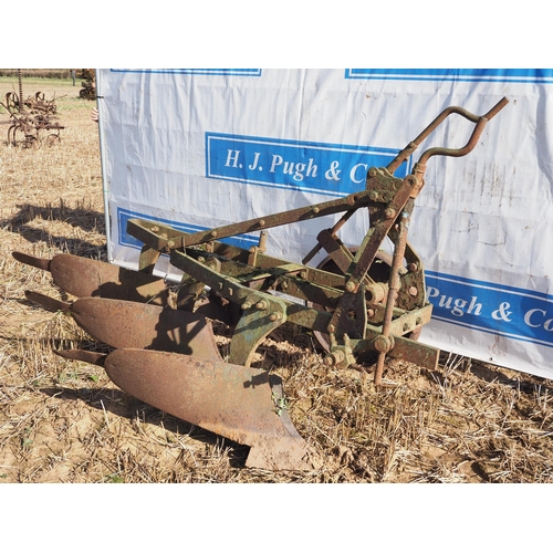 Lot 61        