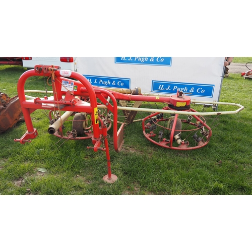 Lot 1744      