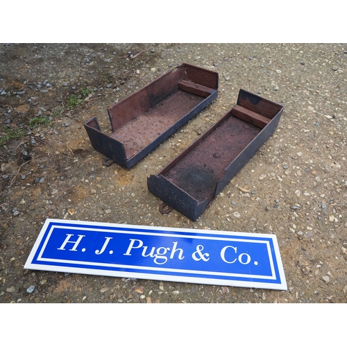 Lot 51        