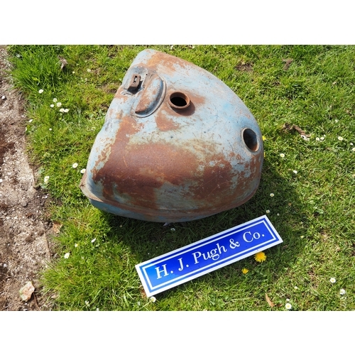 Lot 5         
