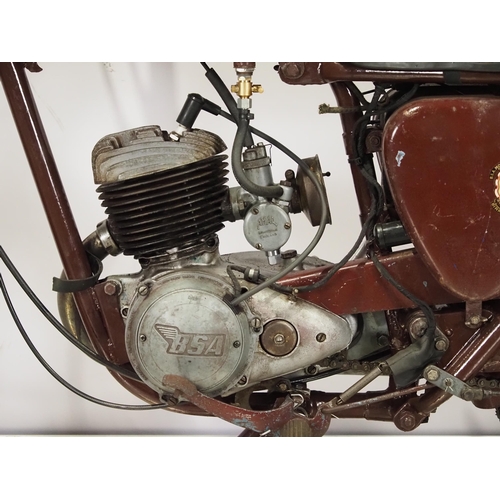 BSA D5 Bantam motorcycle project. 175cc Engine No. ED5303 Engine turns ...