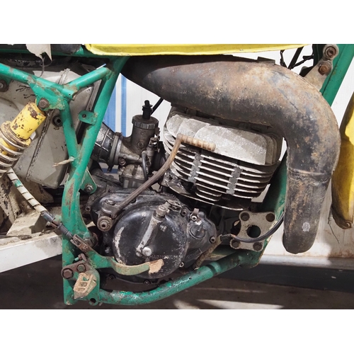 Suzuki PE175 motorcycle project. Circa 1979/1980. Engine turns over. No ...