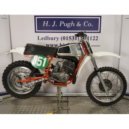Lot 831       