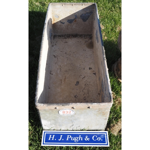 Lot 832       