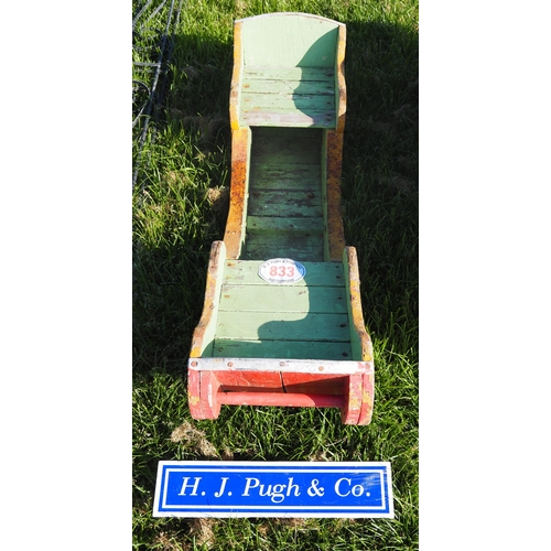 Lot 833       