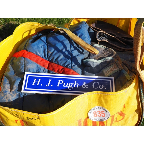 Lot 835       