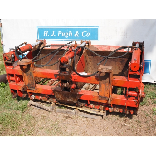 Lot 1819      