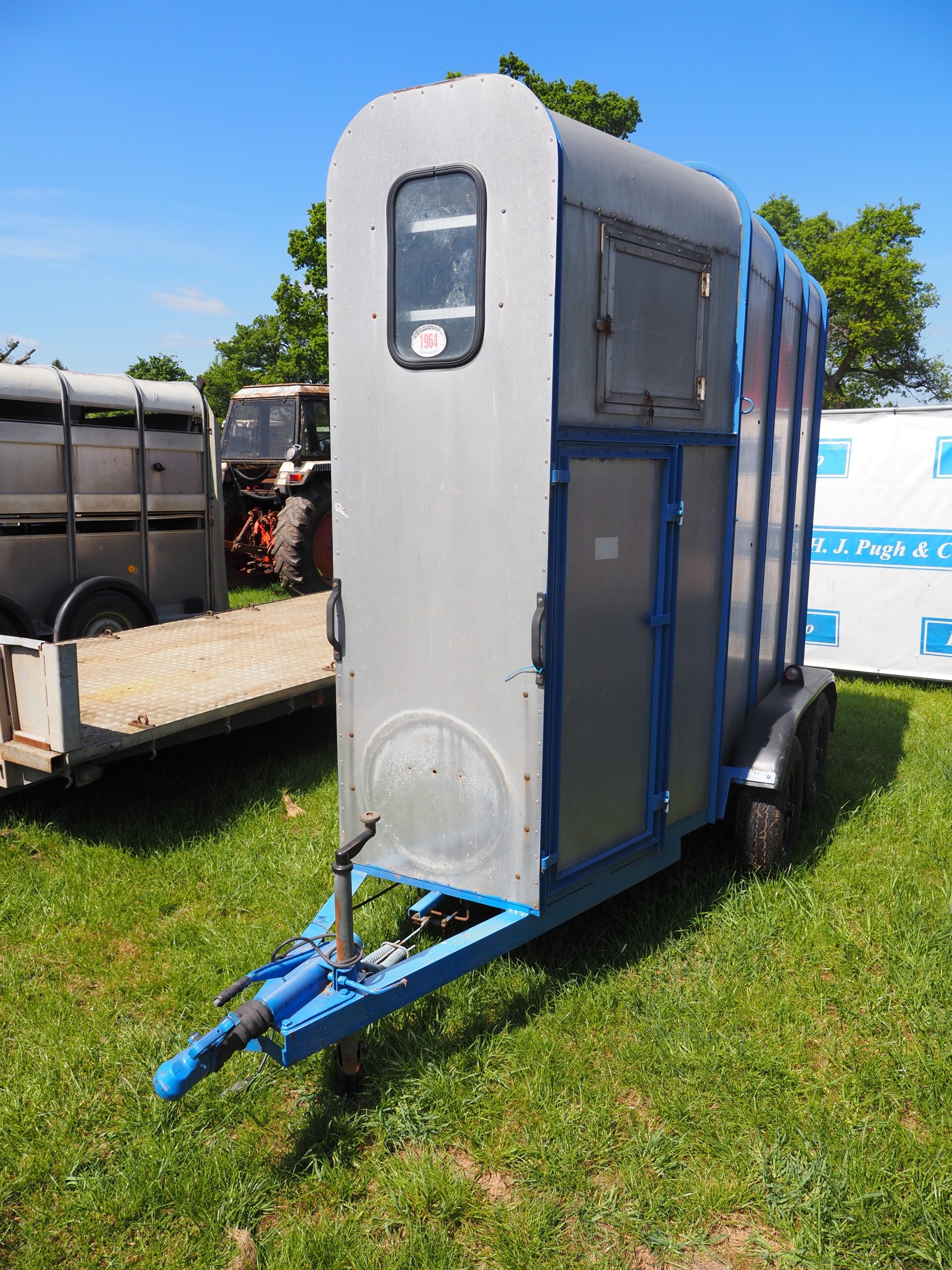 Gamic horse trailer