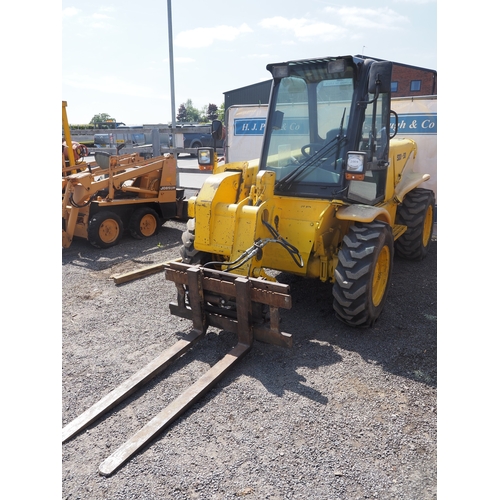 JCB 520-50 telehandler. Working order, showing 5837 hours. Reg. T406 ...