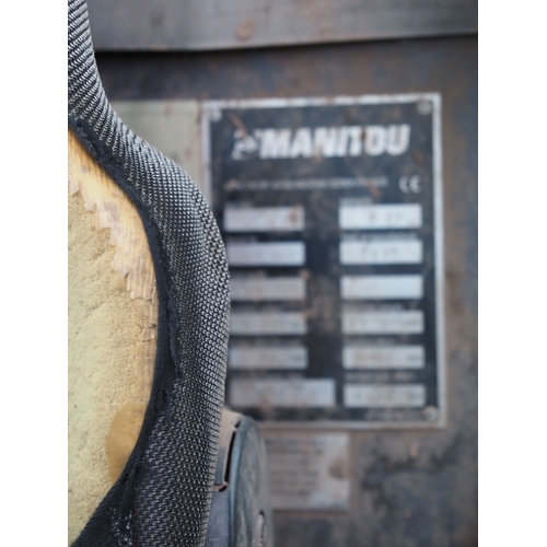 Manitou MLT627 Turbo telehandler with pick up hitch, 2007. Reg. CU07 ...