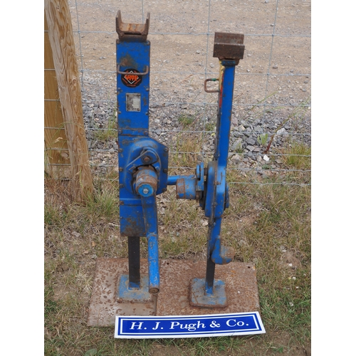 Lot 2         