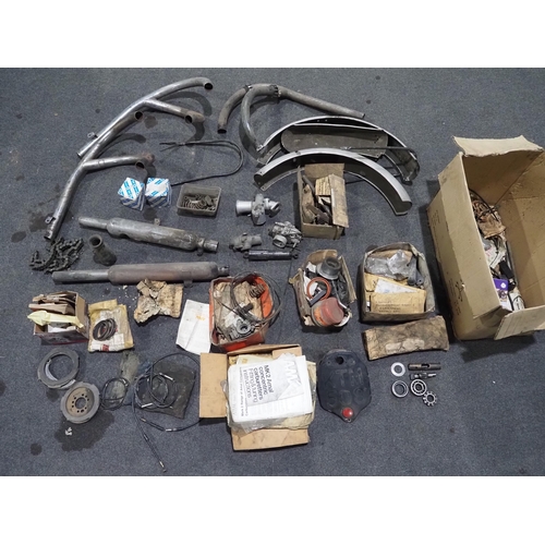 906 - Vincent Rapide/Black Shadow motorcycle. C.1957. 1000cc
Frame No. RC6934 (V5 states RC 9519BE)
Engine... 