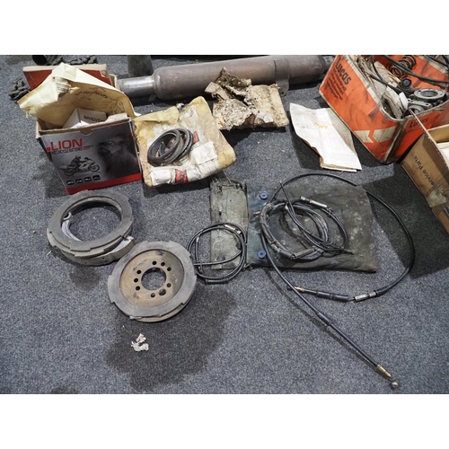 906 - Vincent Rapide/Black Shadow motorcycle. C.1957. 1000cc
Frame No. RC6934 (V5 states RC 9519BE)
Engine... 