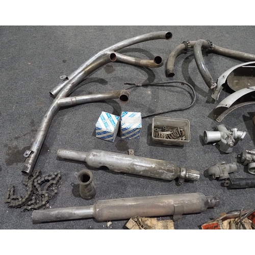 906 - Vincent Rapide/Black Shadow motorcycle. C.1957. 1000cc
Frame No. RC6934 (V5 states RC 9519BE)
Engine... 