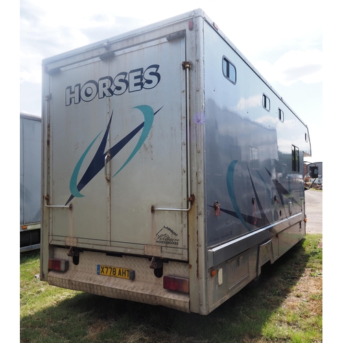 3014 - Iveco 75 E15 horsebox. Runs and drives, showing 177,031 kms. Tidy inside with fridge, horse camera, ... 