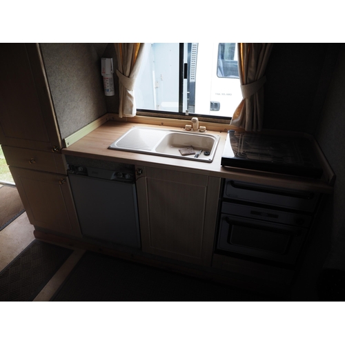 3014 - Iveco 75 E15 horsebox. Runs and drives, showing 177,031 kms. Tidy inside with fridge, horse camera, ... 