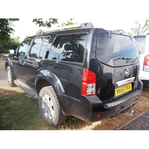 3048 - Nissan Path Finder SVE Dci pick up truck, 2488cc. No MOT. Runs and drives. Showing 202,892 miles. De... 