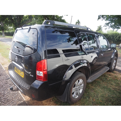 3048 - Nissan Path Finder SVE Dci pick up truck, 2488cc. No MOT. Runs and drives. Showing 202,892 miles. De... 