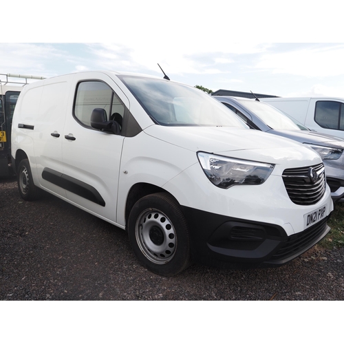 3053 - Vauxhall Combo 2300 dynamic van. 1500cc. MOT until 30/5/26. Runs and drives. Showing 86,636 miles. R... 