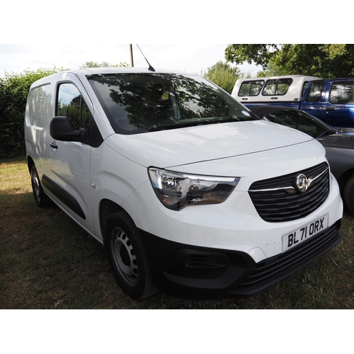 3059 - Vauxhall Combo 2300 Dynamic van. 1500cc. MOT until 17/12/25. Runs and drives. Showing 69,237 miles. ... 