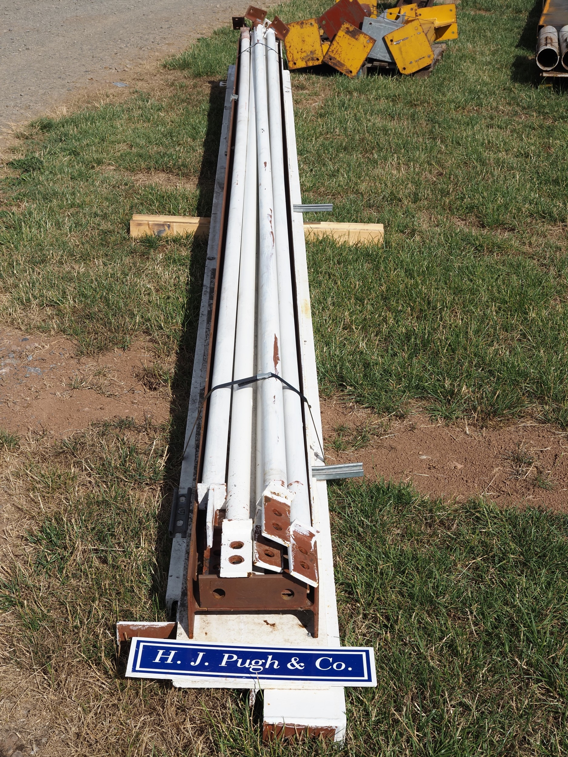 Steel column 5.3m and braces