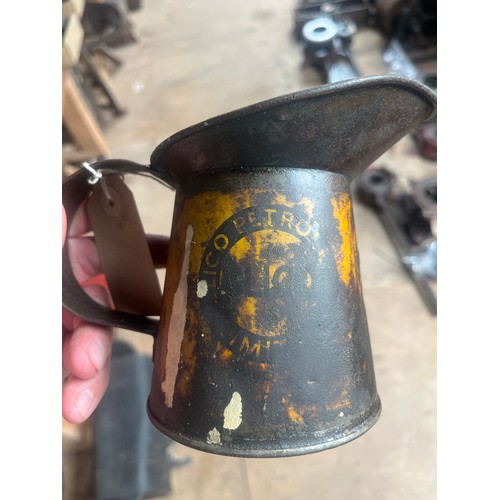 55 - Oil cans and jugs - 8