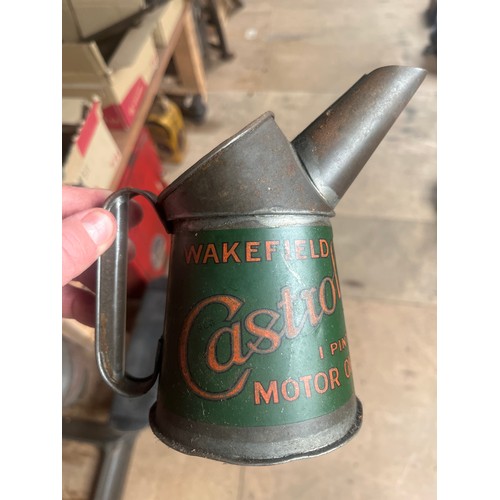 55 - Oil cans and jugs - 8