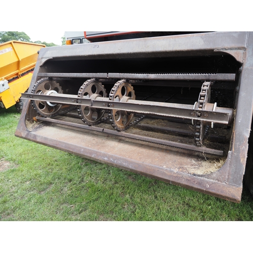 2069A - Massey Ferguson 38 combine. 20ft Header and trolley, drove to sale site. Reg. G653 TBH. V5 and key i... 
