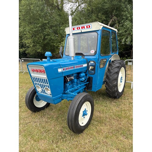 Ford 3000 tractor, 1975. Runs well, in good order. No docs