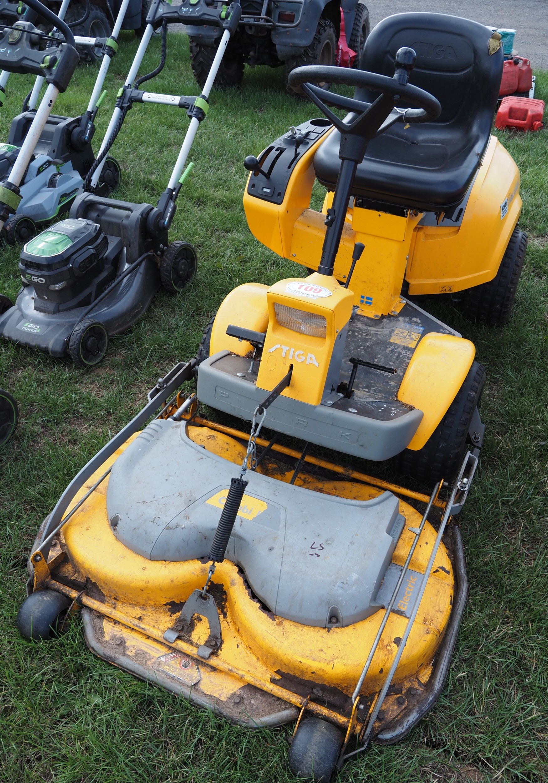 Stiga Park Ranger ride on mower. Starts and runs. Key in office