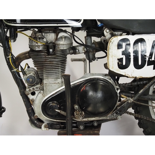 810 - Matchless 500 scrambler. 500cc
Engine No. 57/16M 1915C
Frame No. AAA361
Engine turns over with compr... 