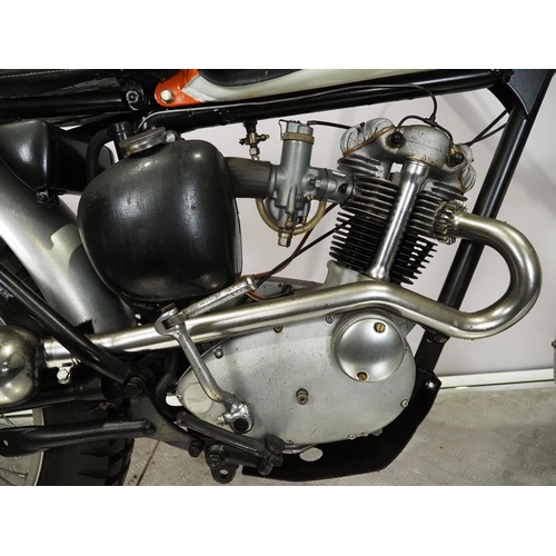 821 - Triumph Mountain Cub motorcycle
Frame No. T20M 5450
Engine No. T20M 5450
Engine turns over with comp... 