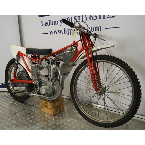 831 - Matchless grasstrack bike
Frame No. S813
Engine No. 59/G3 36965
Unknown grasstrack frame fitted with... 